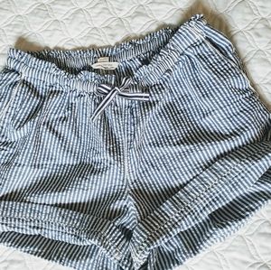 ⭐ Lands End blue with white stripes kid shorts ⭐